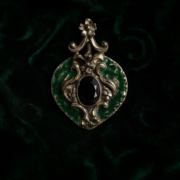 VINTAGE 1970s Victorian Revival Green Enamel Black Stone Silver Gothic Pendant - Picture 1 of 8